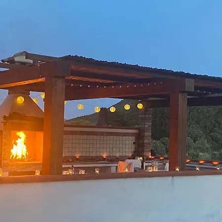 Celeste's House アパート Giba