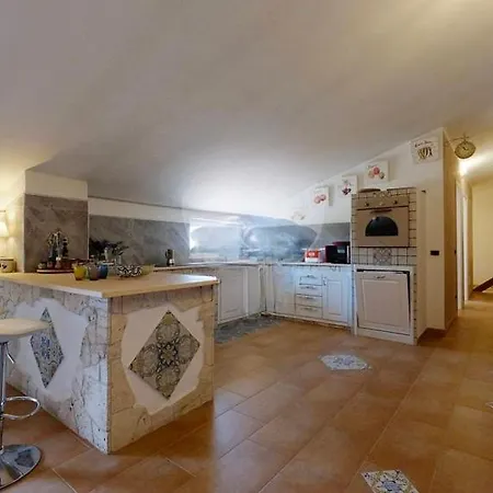 Celeste's House דירה *